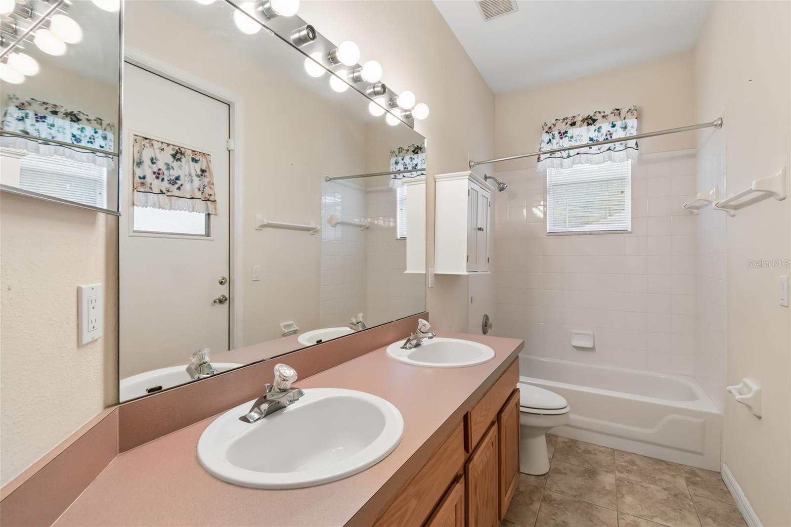 10118 SHORTWOOD LN, ORLANDO, FL, 32836