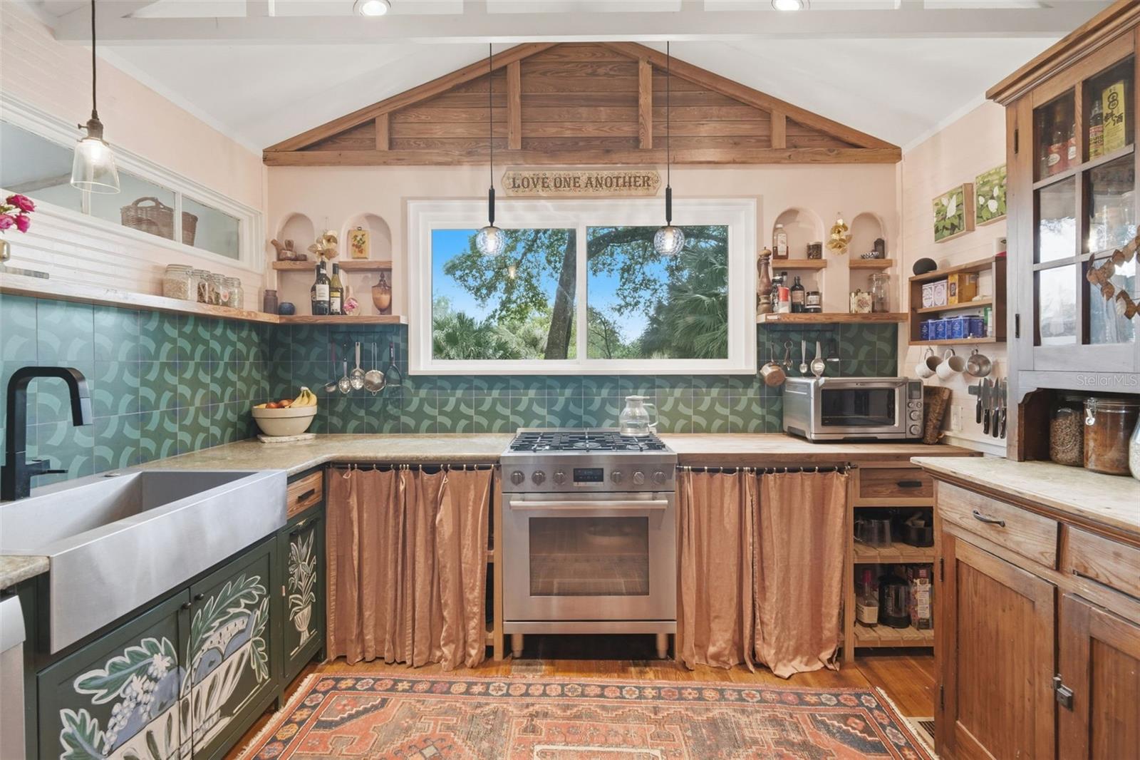 748 W FLORENCE AVE, DELAND, FL, 32720