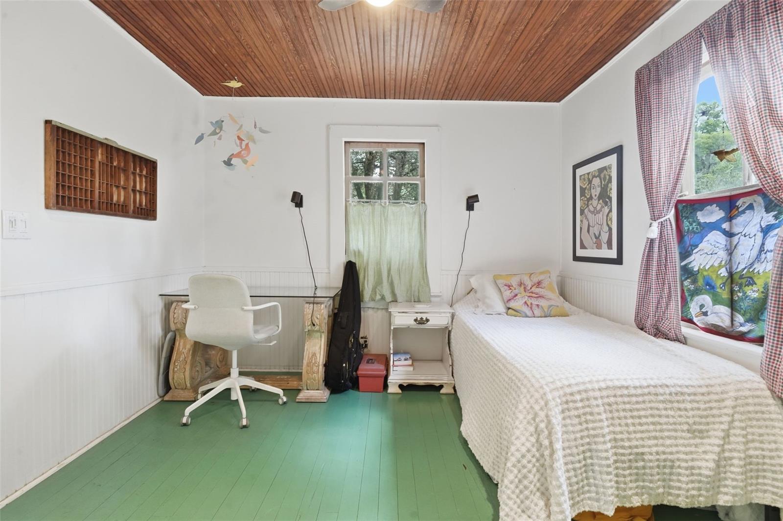 748 W FLORENCE AVE, DELAND, FL, 32720