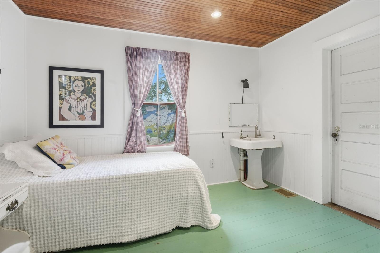 748 W FLORENCE AVE, DELAND, FL, 32720