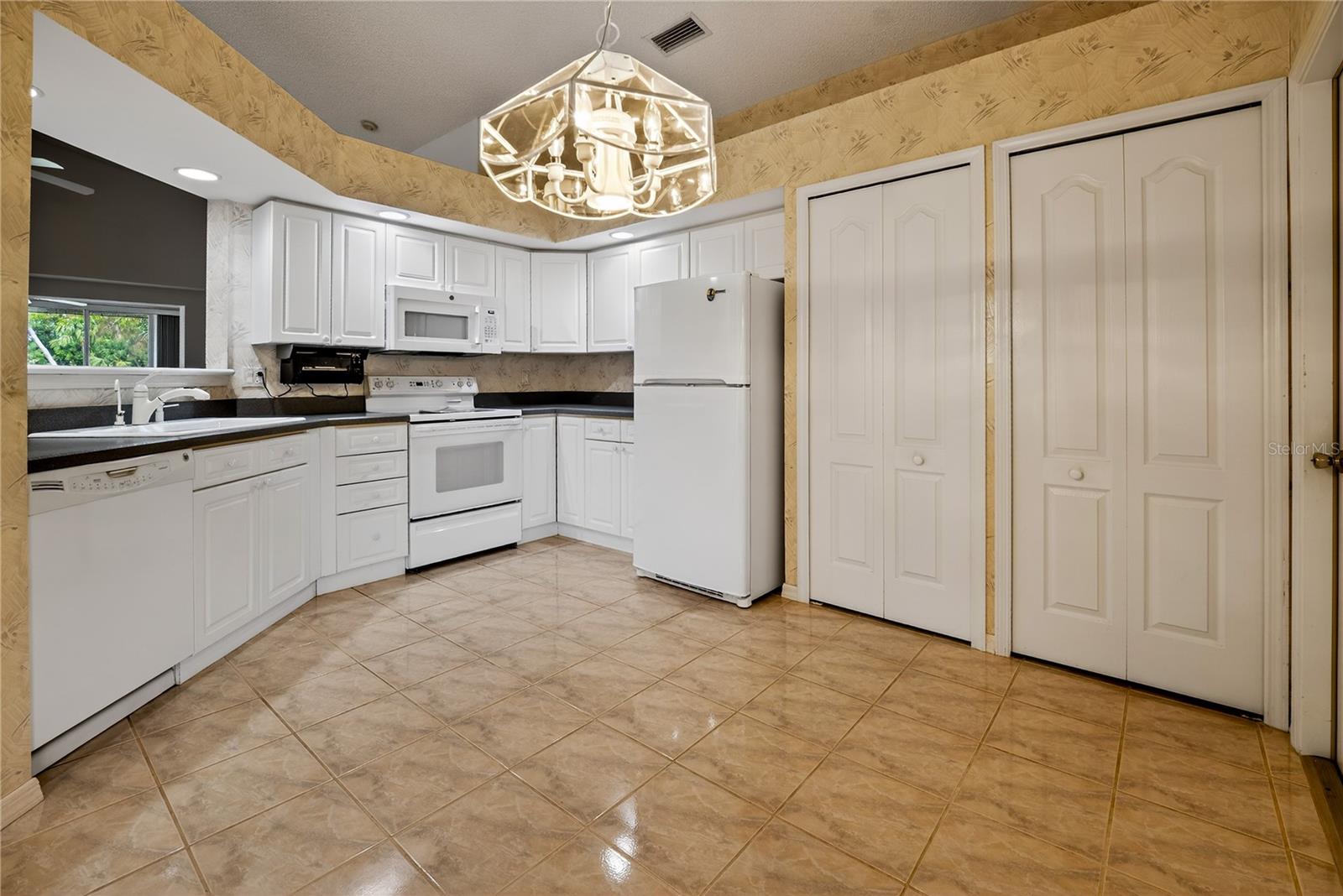 4436 FERN DR #5, BRADENTON, FL, 34208