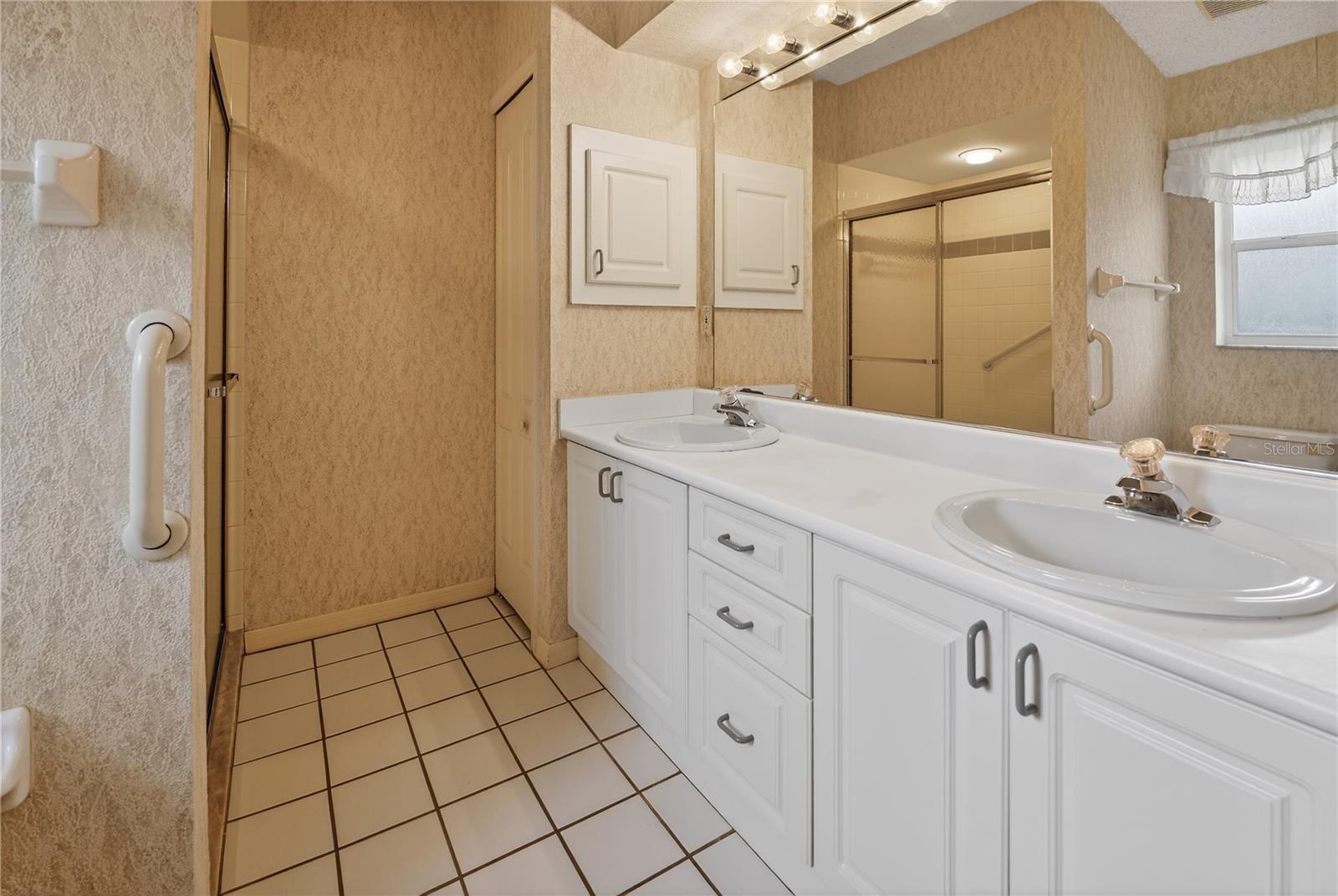 4436 FERN DR #5, BRADENTON, FL, 34208
