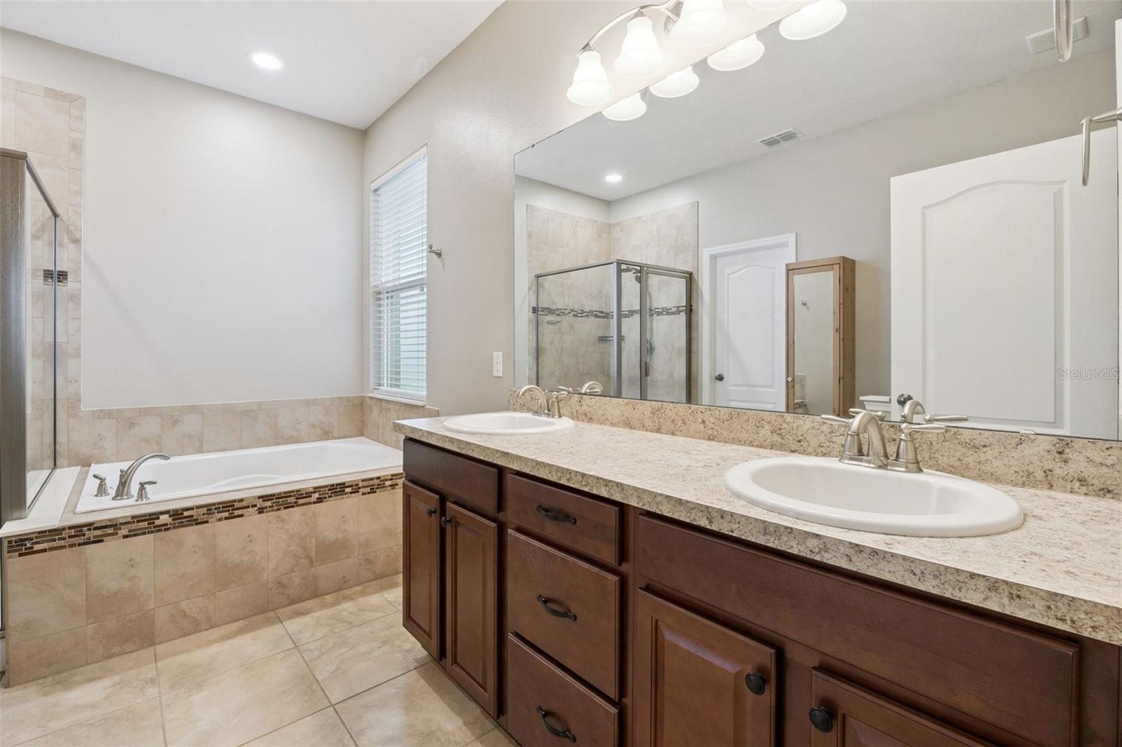 1134 WHITE WATER BAY DR, GROVELAND, FL, 34736