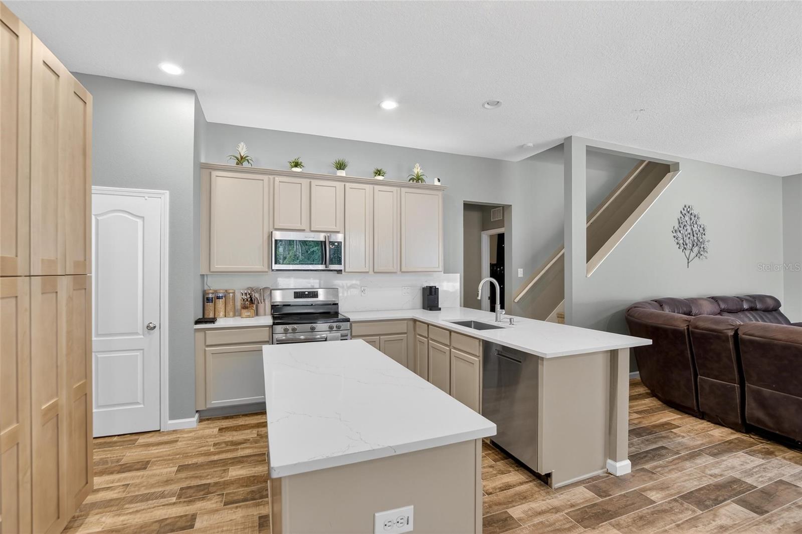 5937 RIVA RIDGE DR, WESLEY CHAPEL, FL, 33544