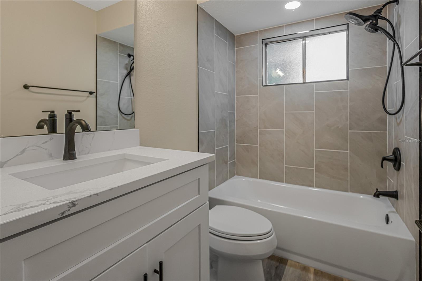 2710 LAKEWOOD LN, EUSTIS, FL, 32726