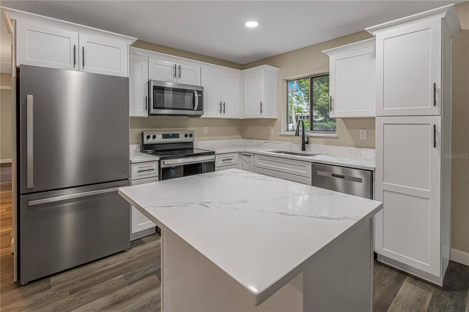 2710 LAKEWOOD LN, EUSTIS, FL, 32726