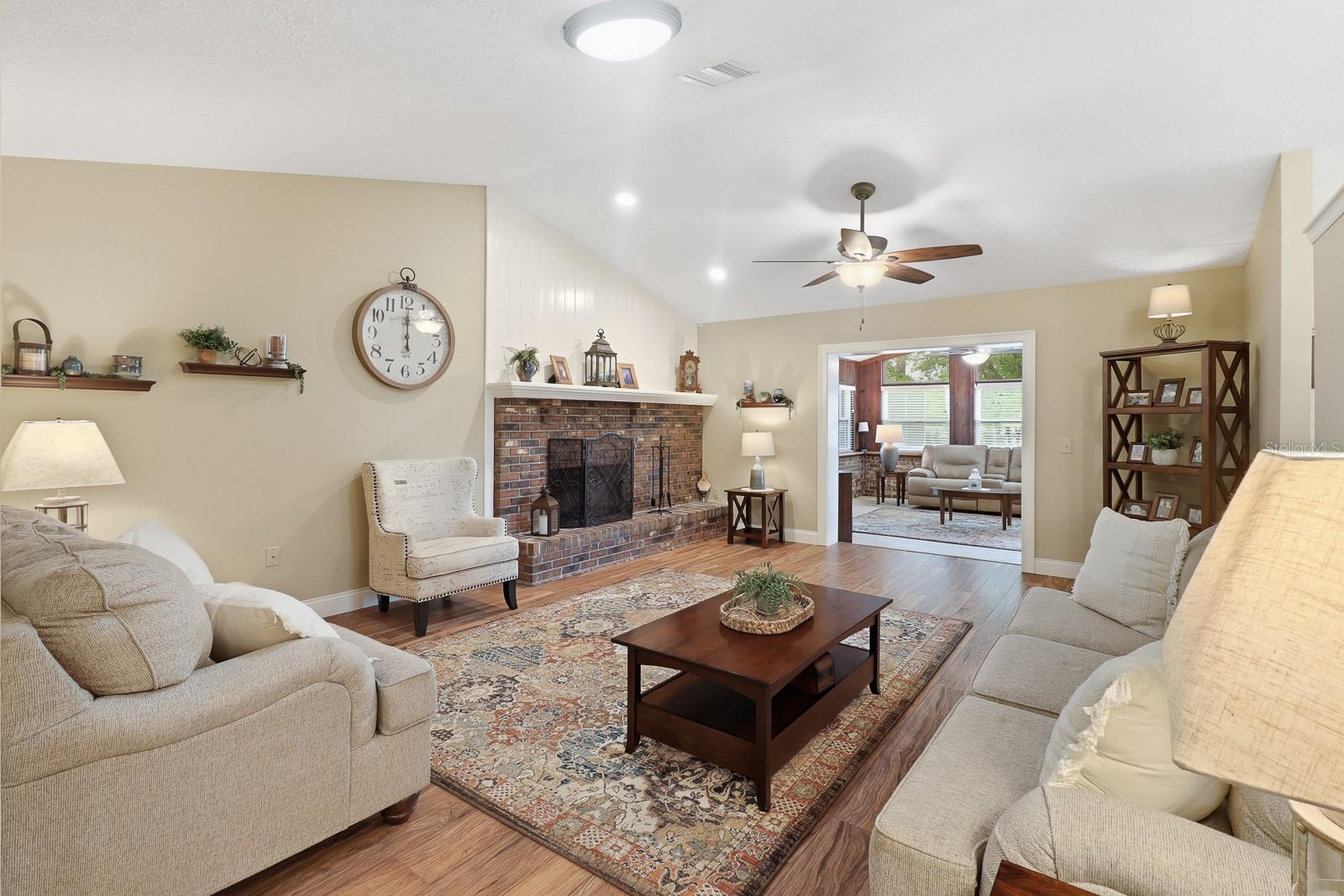 407 GLEN ABBEY LN, DEBARY, FL, 32713