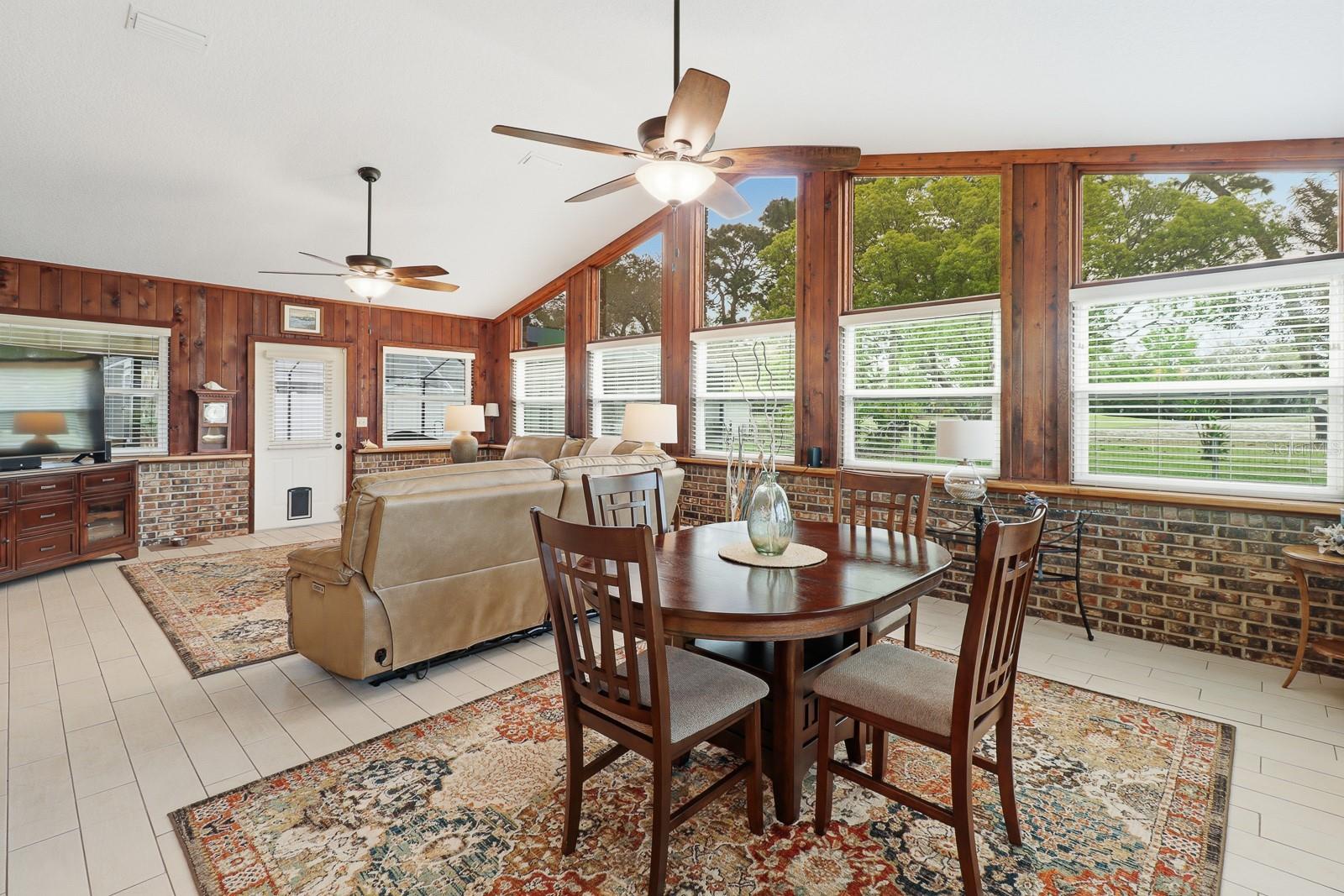 407 GLEN ABBEY LN, DEBARY, FL, 32713