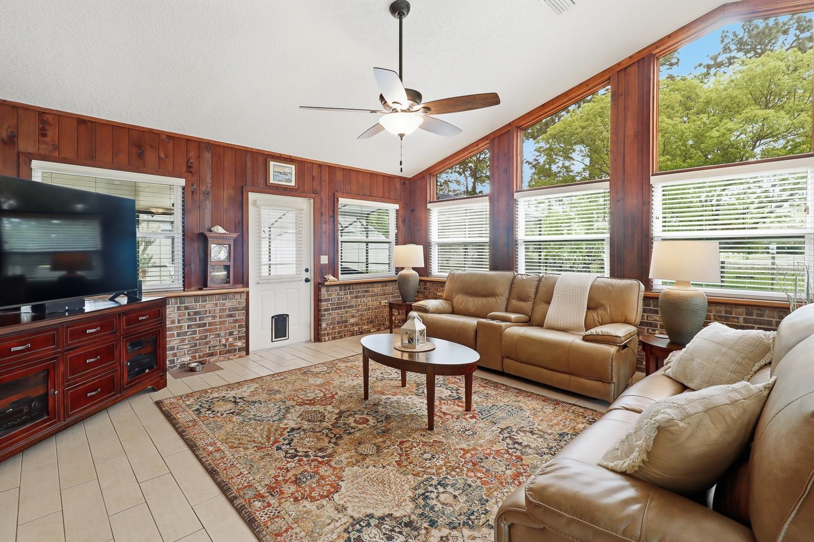 407 GLEN ABBEY LN, DEBARY, FL, 32713