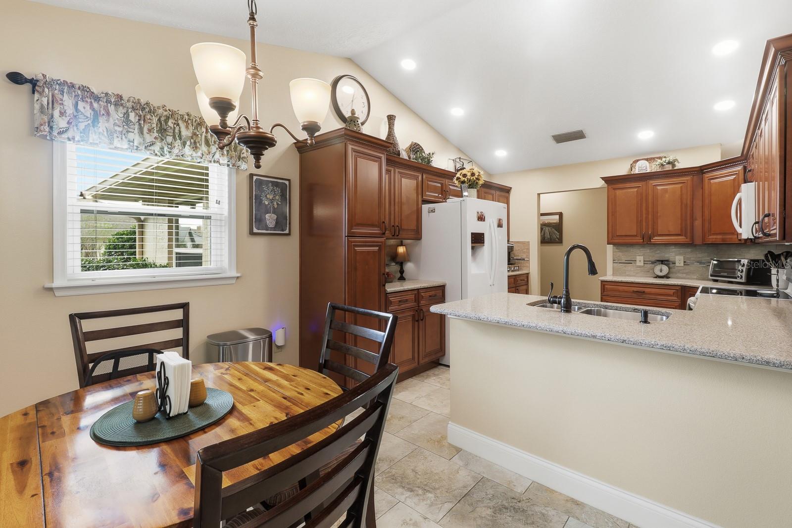 407 GLEN ABBEY LN, DEBARY, FL, 32713