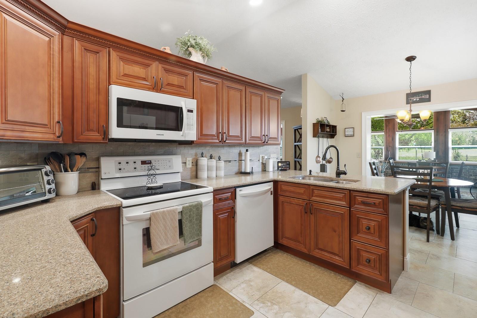 407 GLEN ABBEY LN, DEBARY, FL, 32713