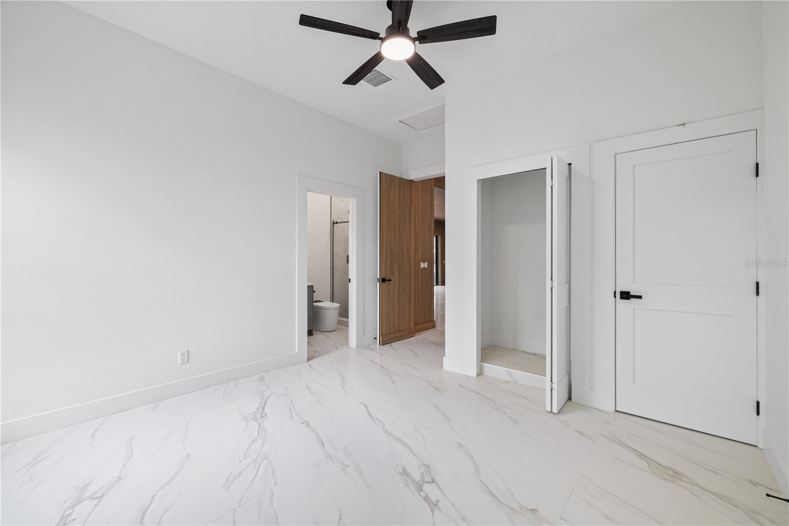 812 JOHNS POINT DR, OAKLAND, FL, 34787
