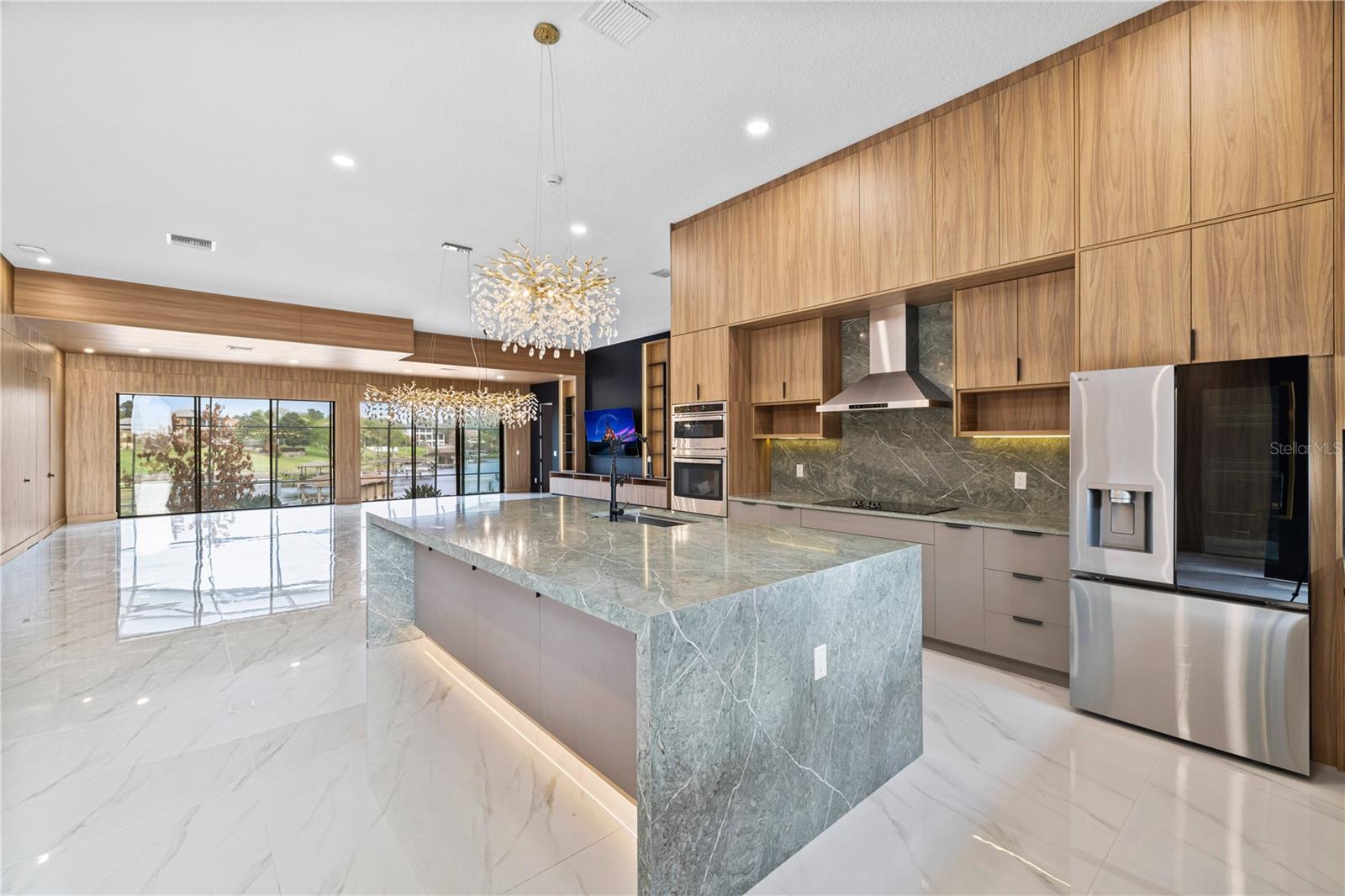 812 JOHNS POINT DR, OAKLAND, FL, 34787