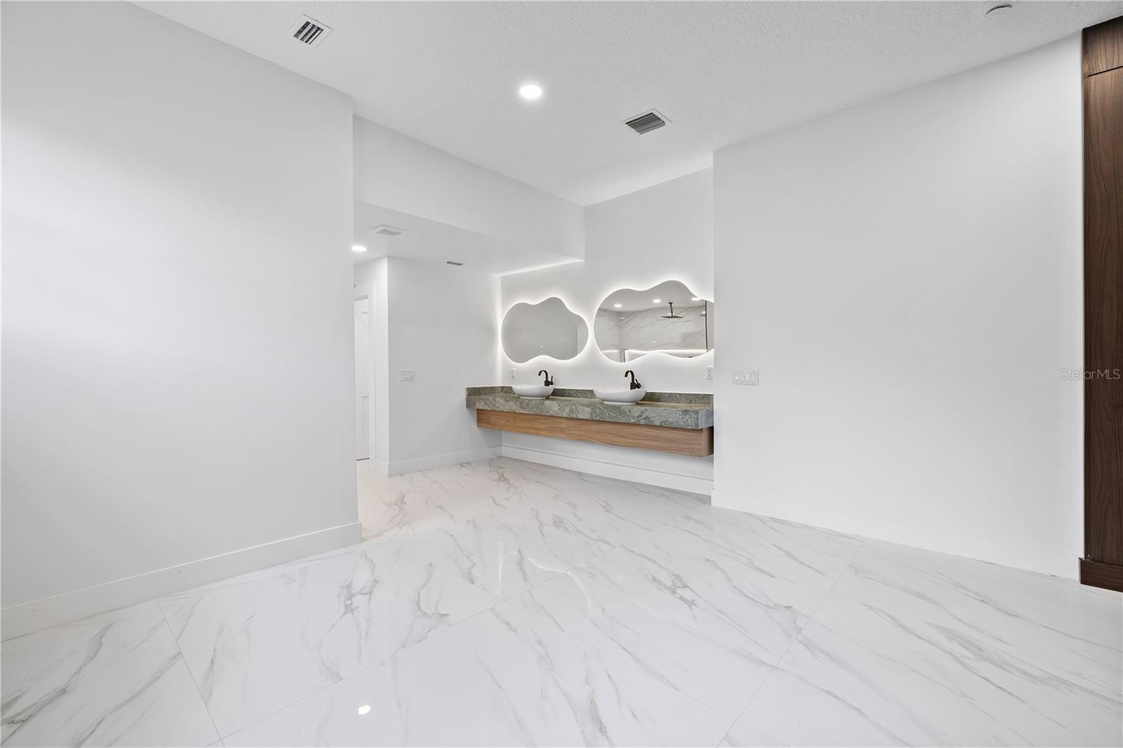 812 JOHNS POINT DR, OAKLAND, FL, 34787