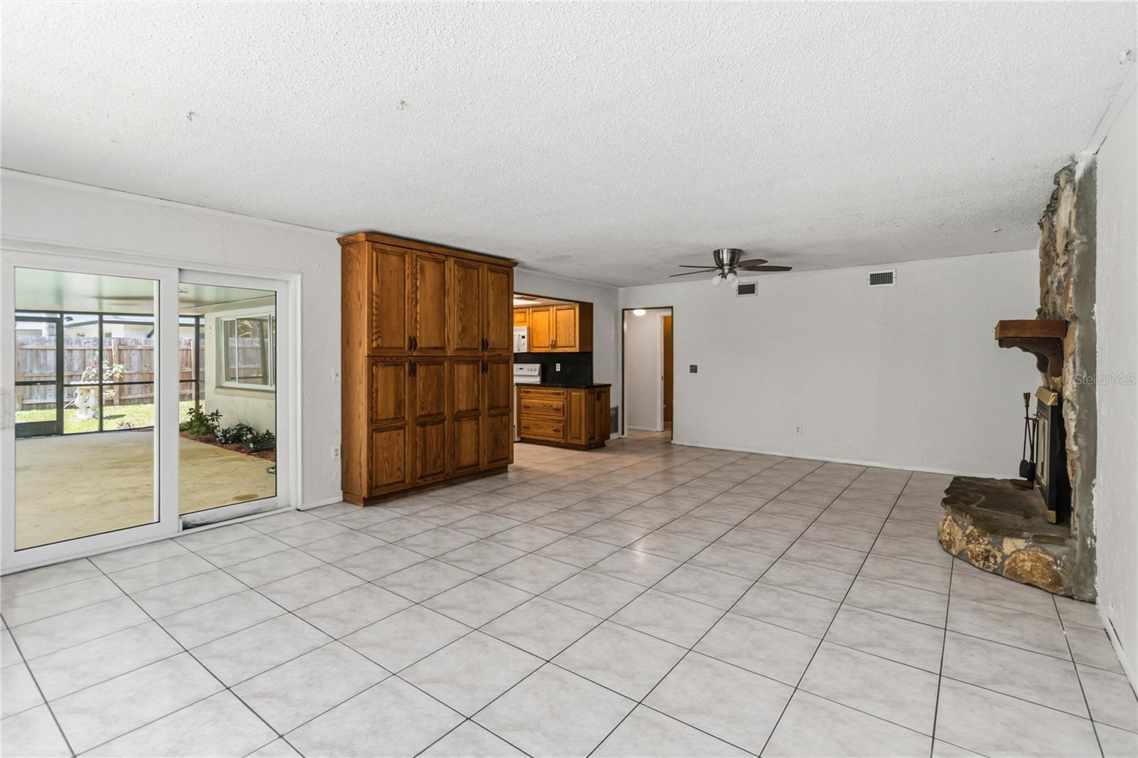 332 HARBOUR ISLAND RD, ORLANDO, FL, 32809