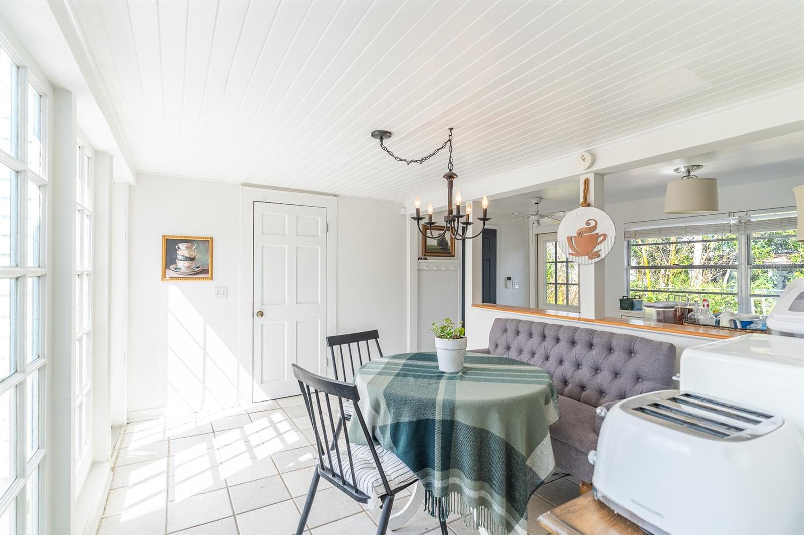 325 E JOHNSON AVE, LAKE WALES, FL, 33853