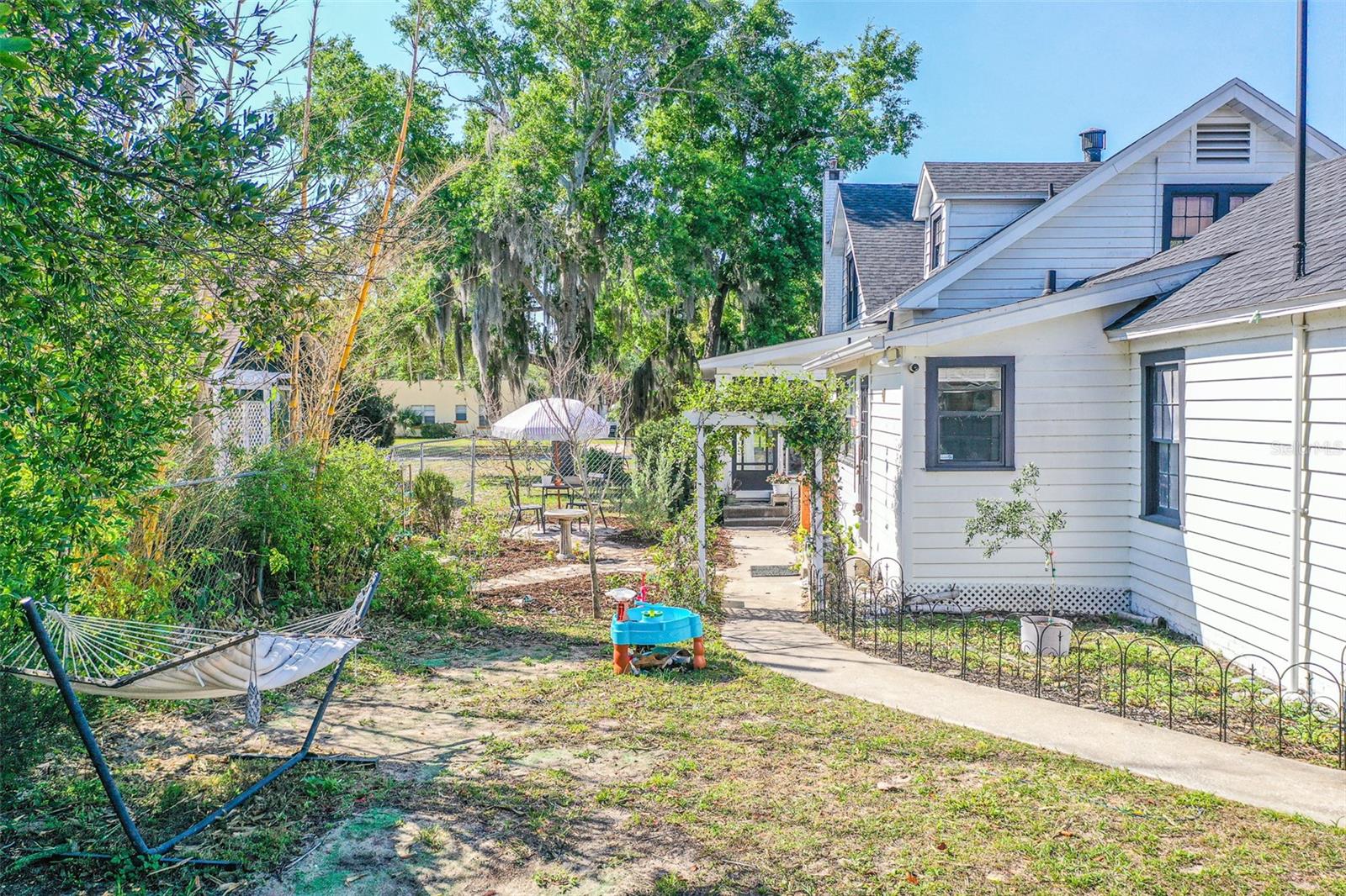 325 E JOHNSON AVE, LAKE WALES, FL, 33853