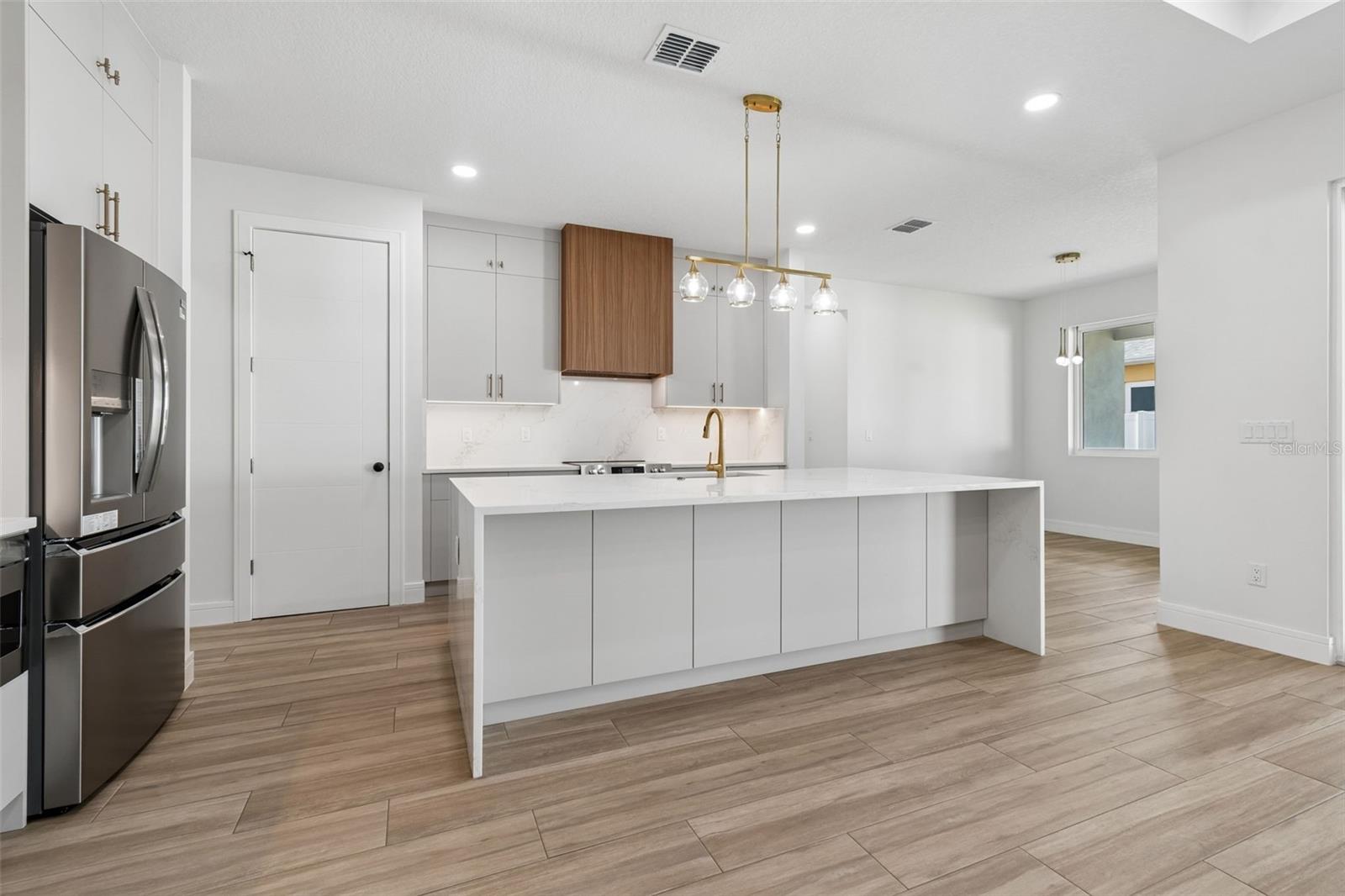1810 W ERNA DR, TAMPA, FL, 33603
