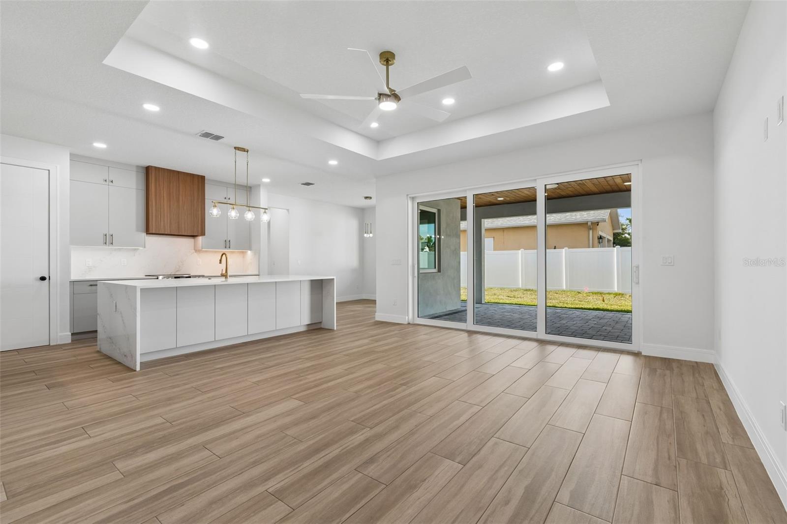 1810 W ERNA DR, TAMPA, FL, 33603