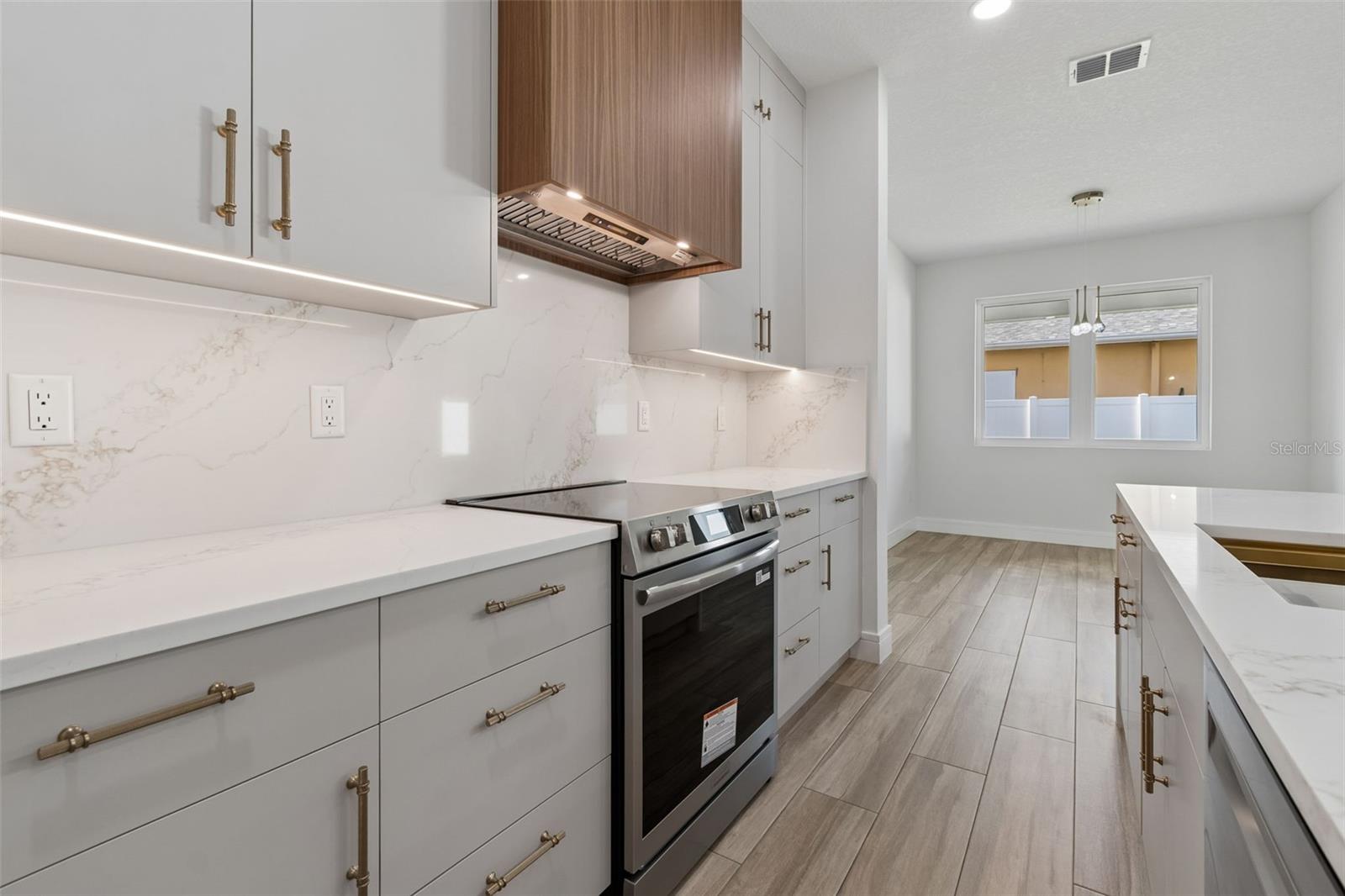 1810 W ERNA DR, TAMPA, FL, 33603