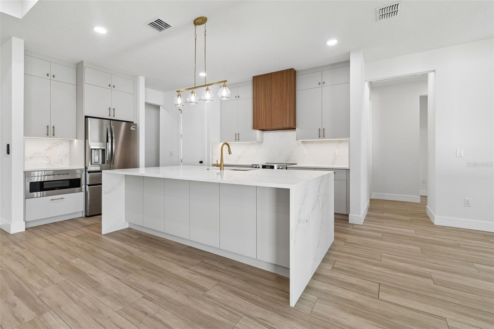 1810 W ERNA DR, TAMPA, FL, 33603