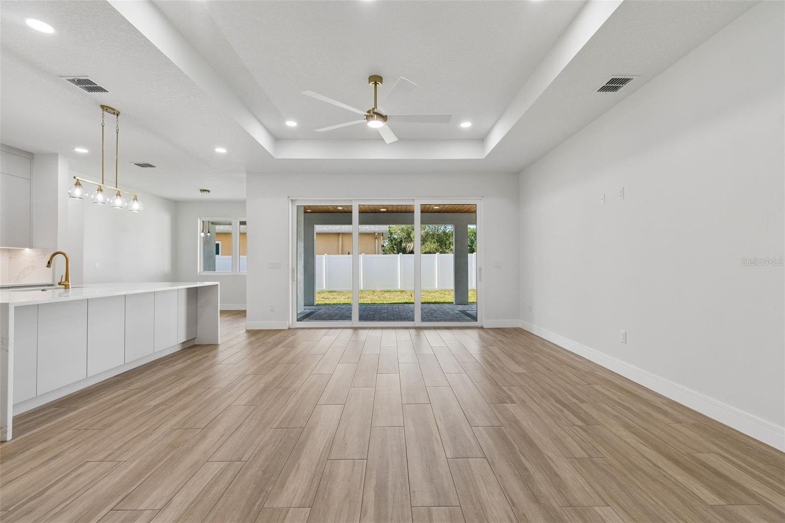 1810 W ERNA DR, TAMPA, FL, 33603