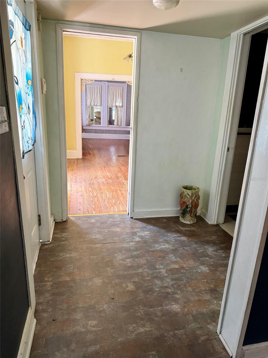 117 S BROOKSVILLE AVE, BROOKSVILLE, FL, 34601