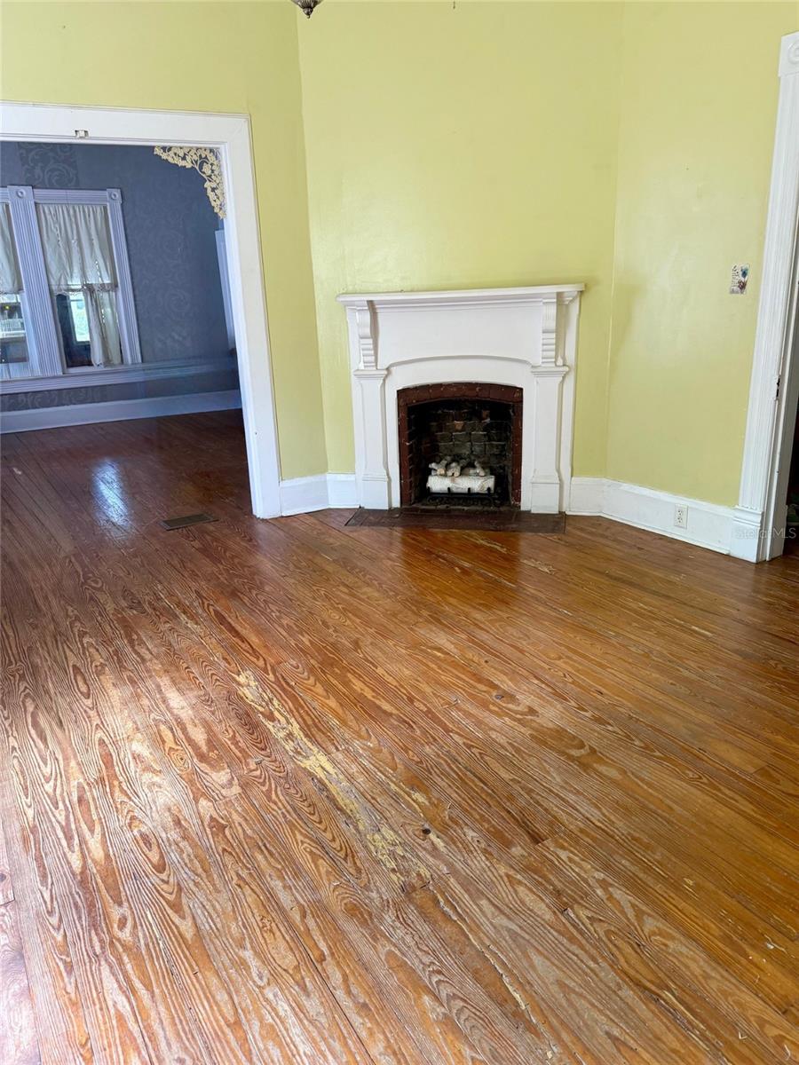 117 S BROOKSVILLE AVE, BROOKSVILLE, FL, 34601