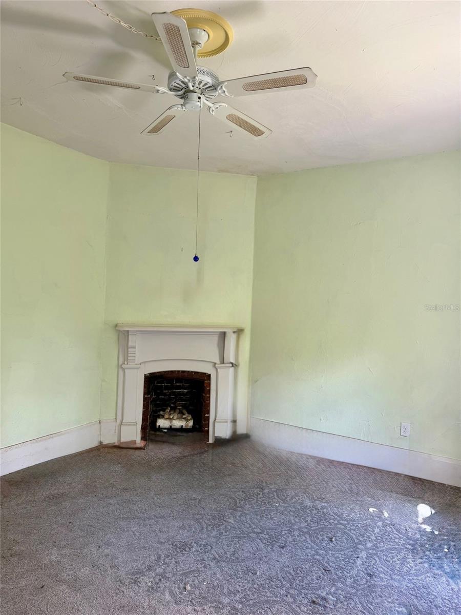 117 S BROOKSVILLE AVE, BROOKSVILLE, FL, 34601