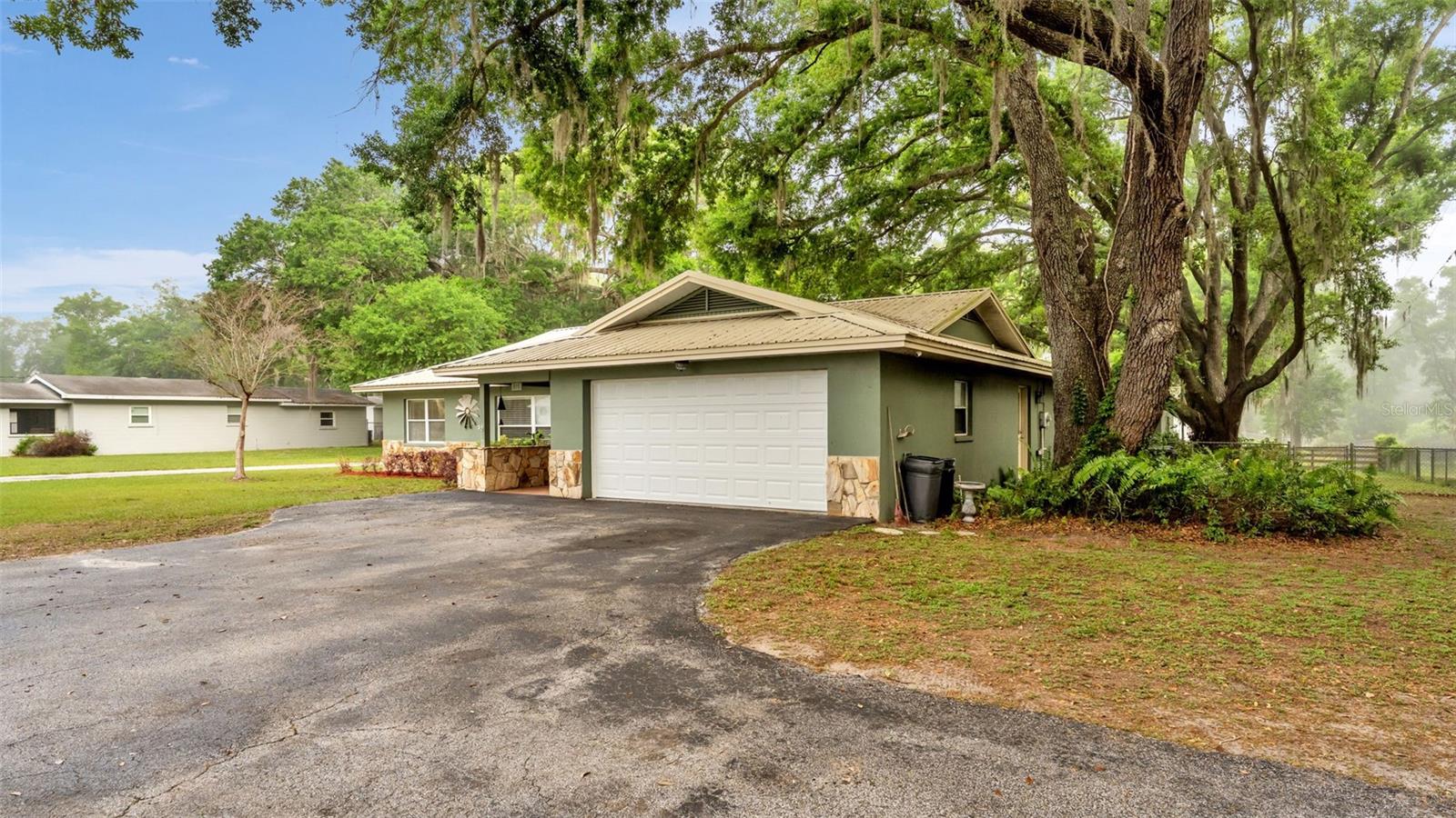 815 W SOCRUM LOOP RD, LAKELAND, FL, 33809