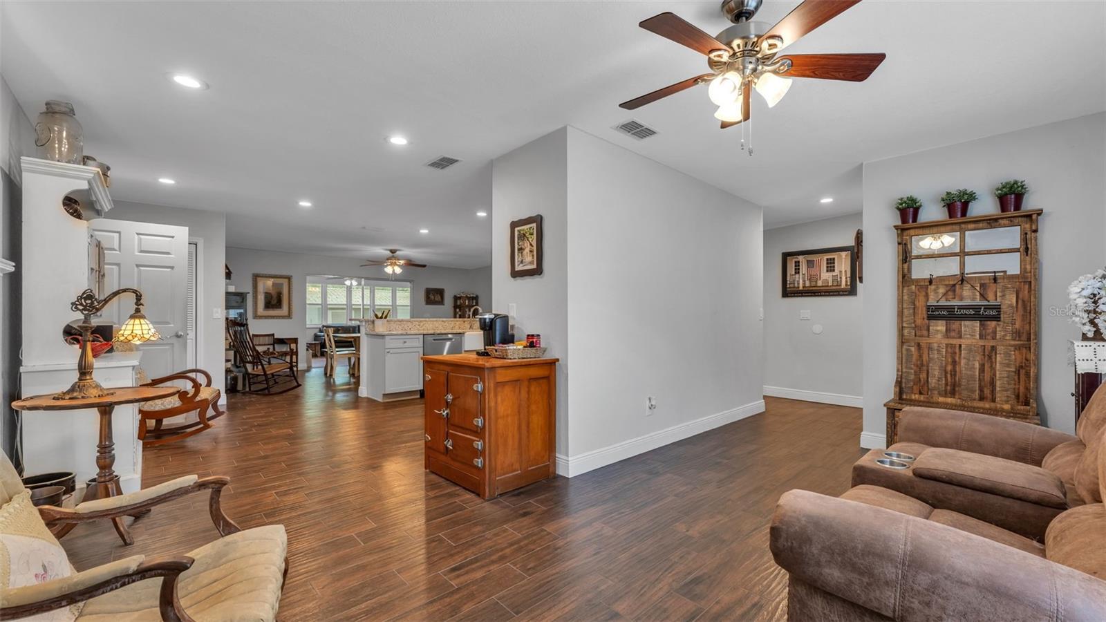 815 W SOCRUM LOOP RD, LAKELAND, FL, 33809