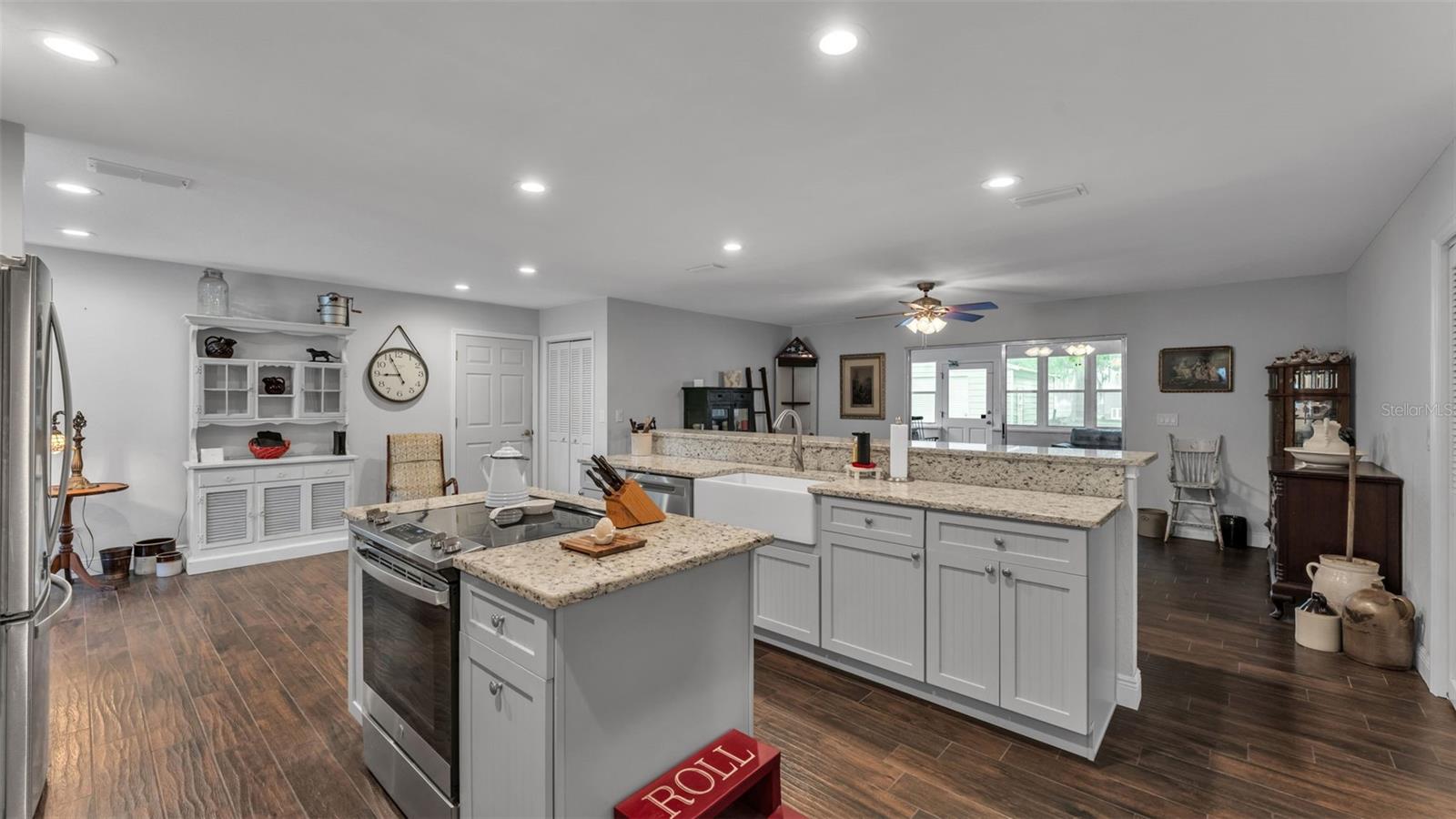 815 W SOCRUM LOOP RD, LAKELAND, FL, 33809