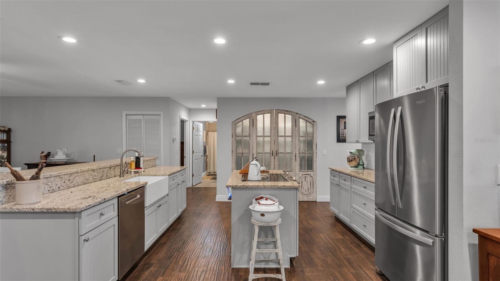 815 W SOCRUM LOOP RD, LAKELAND, FL, 33809