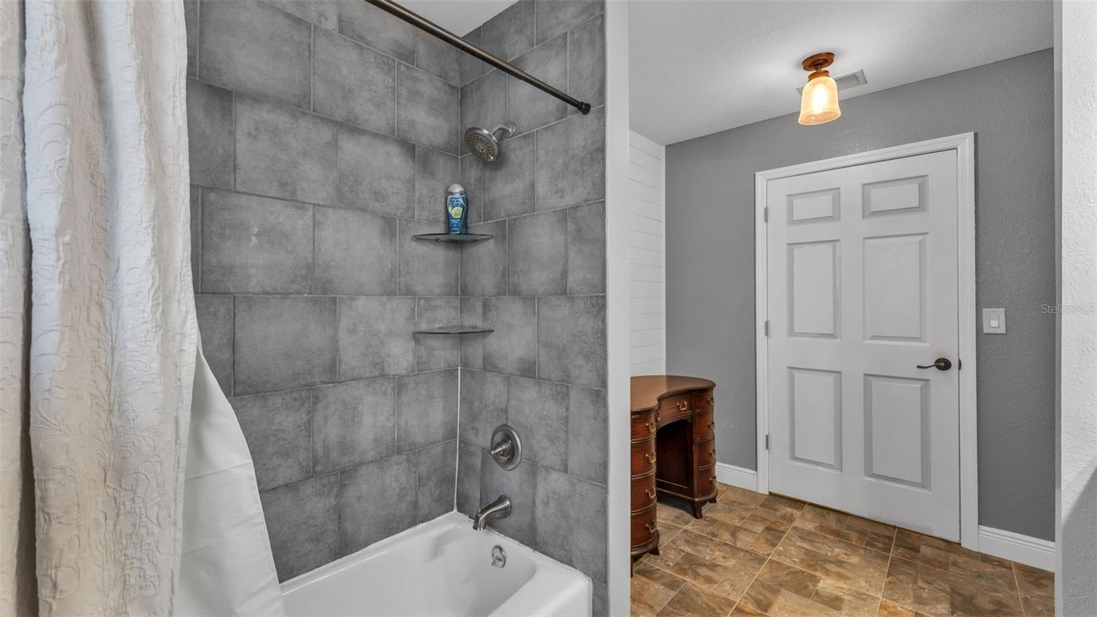 815 W SOCRUM LOOP RD, LAKELAND, FL, 33809