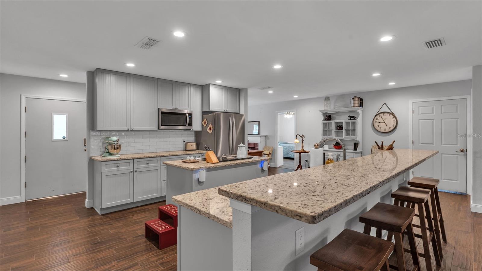 815 W SOCRUM LOOP RD, LAKELAND, FL, 33809