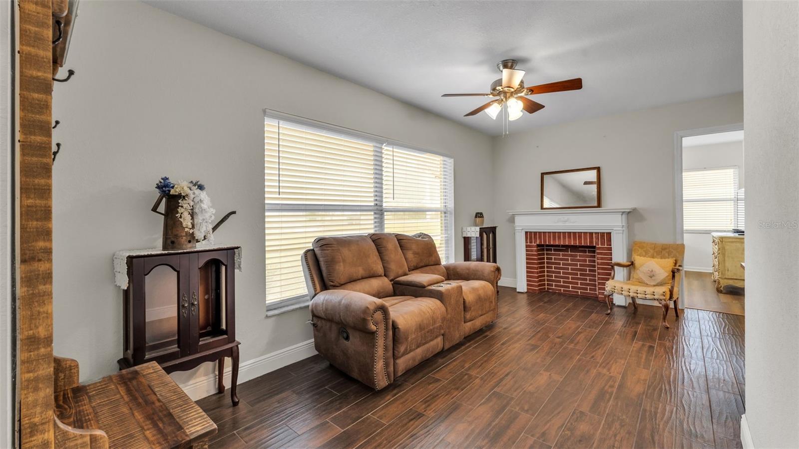 815 W SOCRUM LOOP RD, LAKELAND, FL, 33809