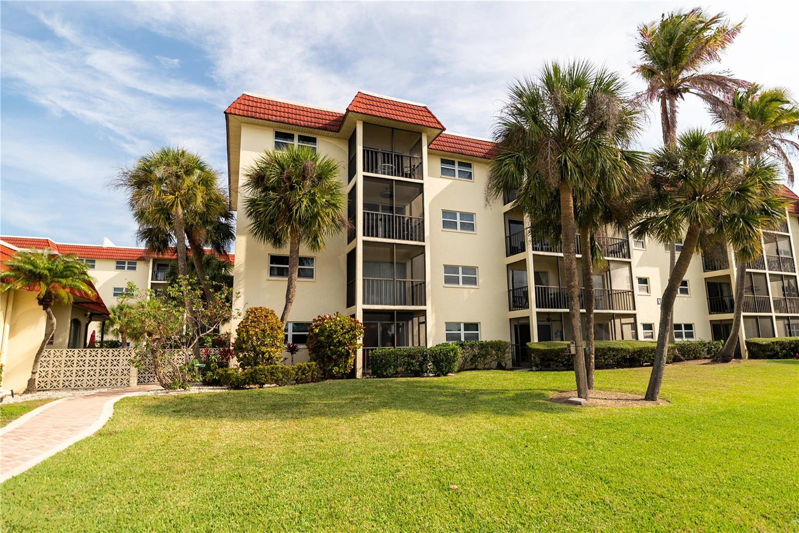 925 BEACH RD #107, SARASOTA, FL, 34242
