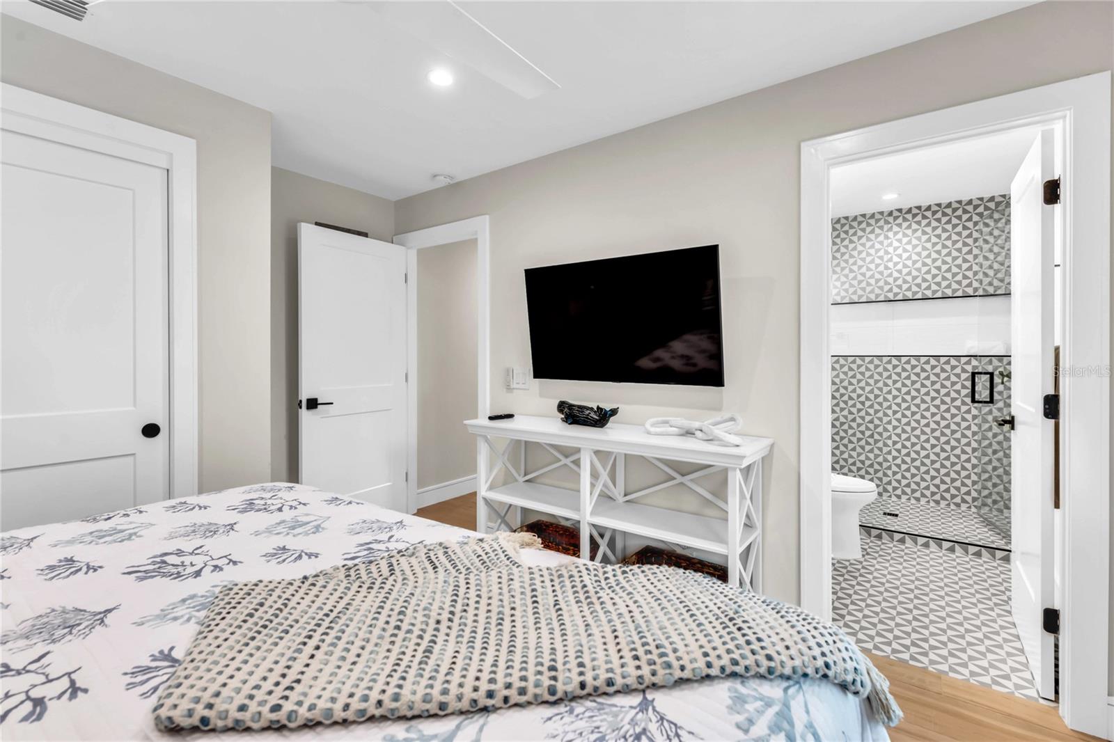 2208 AVENUE A, BRADENTON BEACH, FL, 34217