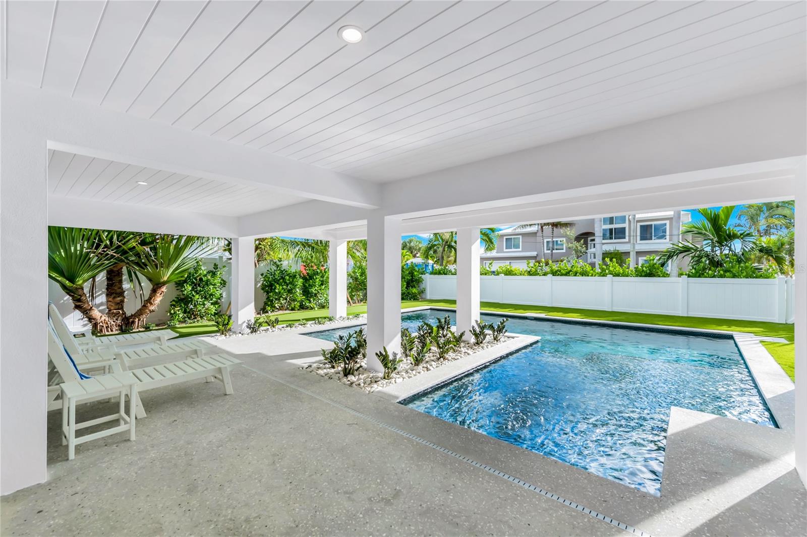 2208 AVENUE A, BRADENTON BEACH, FL, 34217