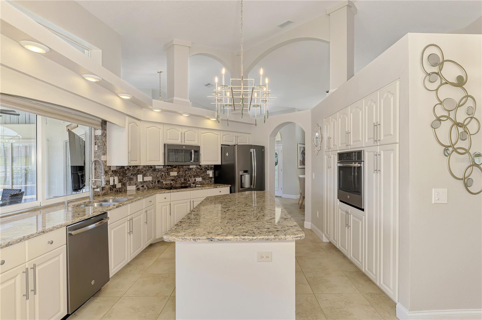 202 ROTONDA BLVD N, ROTONDA WEST, FL, 33947