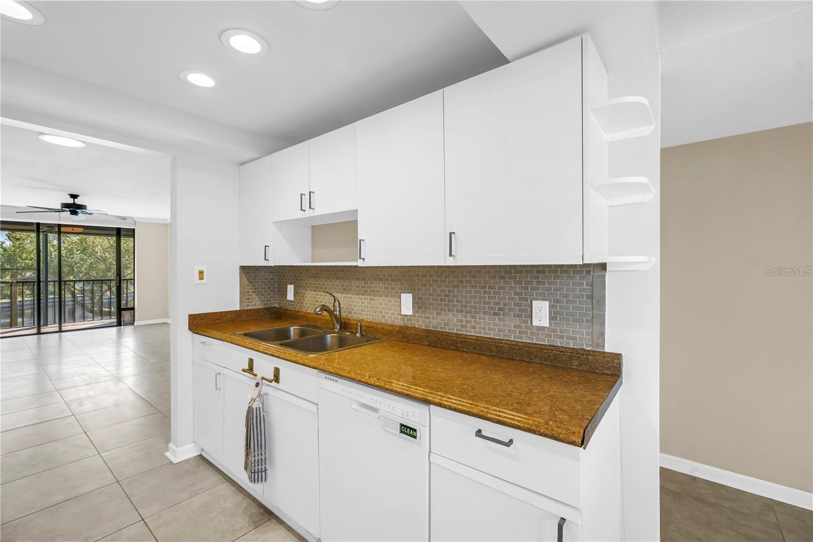 1320 PASADENA AVE S #203, SOUTH PASADENA, FL, 33707