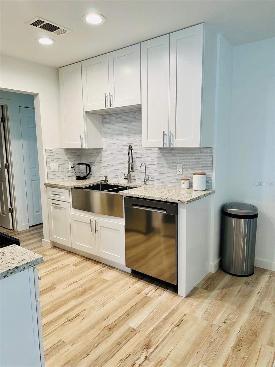 1045 CUMBERLAND RD, VENICE, FL, 34293