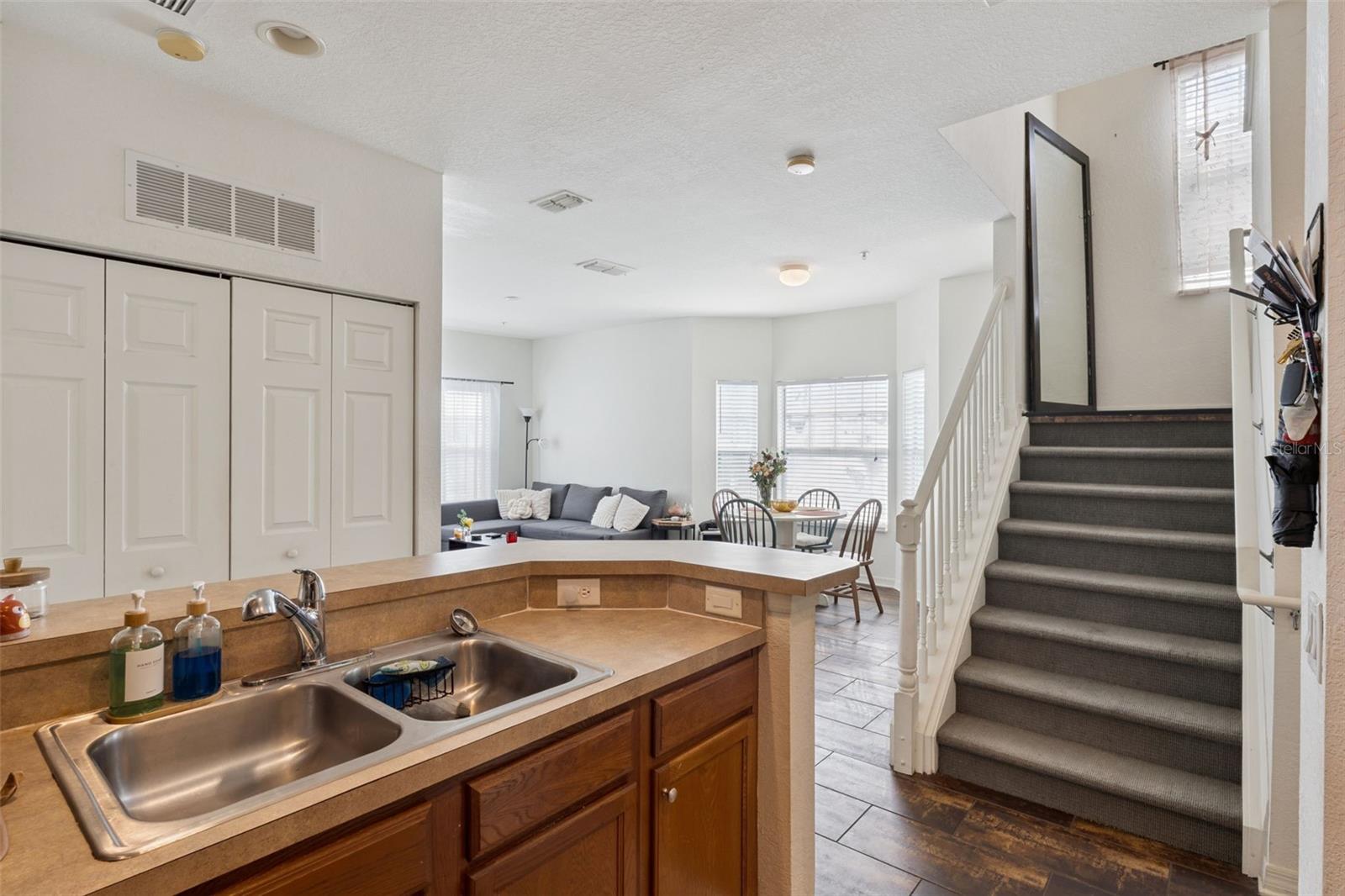 2604 GRAND CENTRAL PKWY #12, ORLANDO, FL, 32839