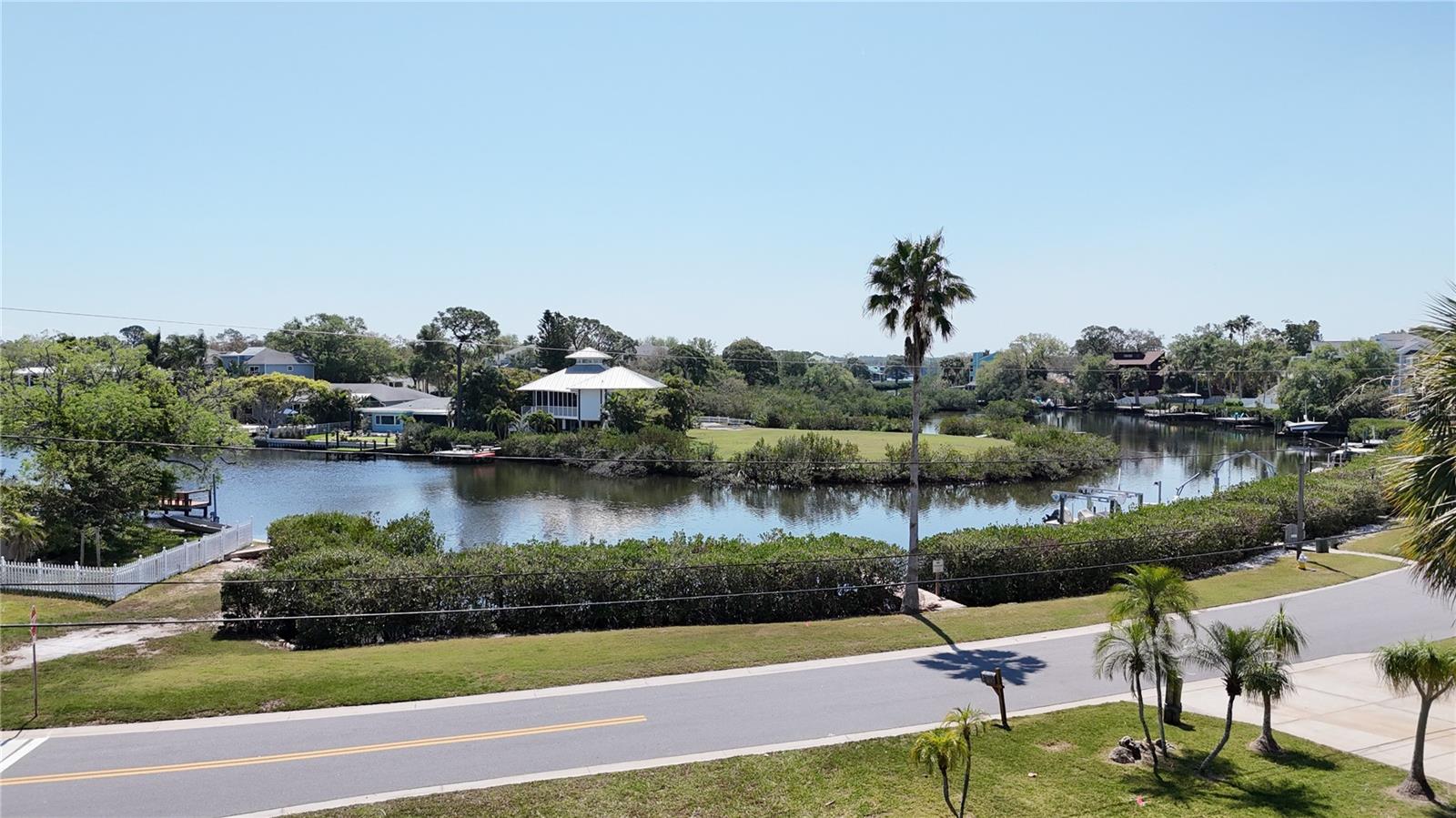 231 LAGOON DR, PALM HARBOR, FL, 34683