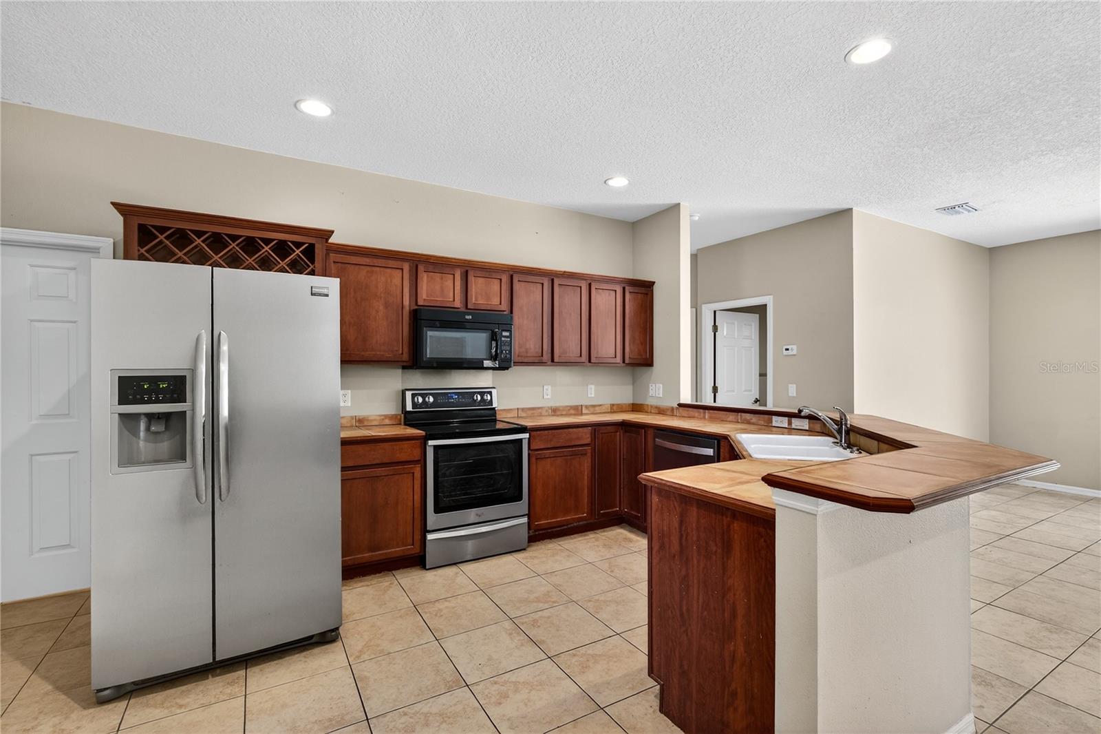 28931 BEAUCLAIRE DR, TAVARES, FL, 32778