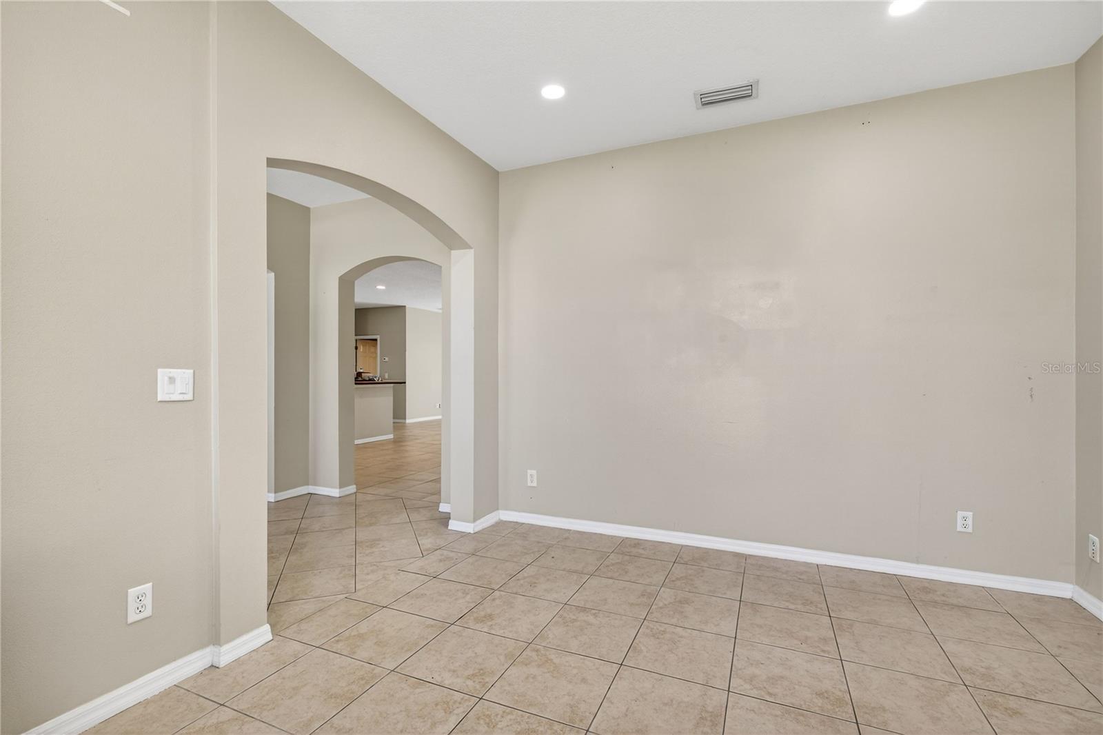 28931 BEAUCLAIRE DR, TAVARES, FL, 32778