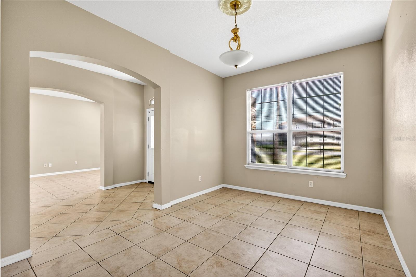 28931 BEAUCLAIRE DR, TAVARES, FL, 32778
