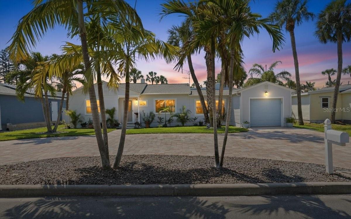 221 41ST AVE, ST PETE BEACH, FL, 33706