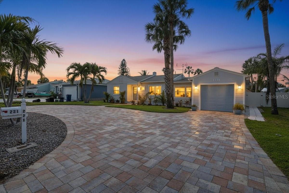 221 41ST AVE, ST PETE BEACH, FL, 33706