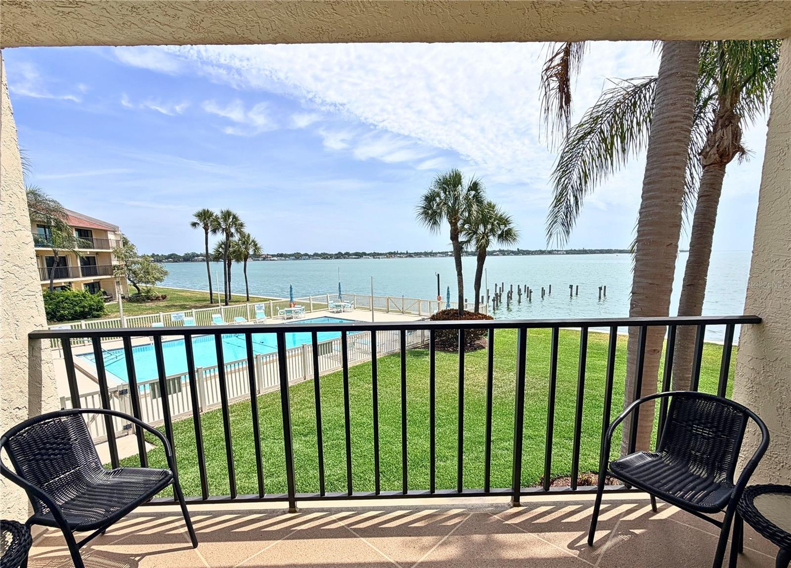 7520 SUNSHINE SKYWAY LN S #T18, ST PETERSBURG, FL, 33711